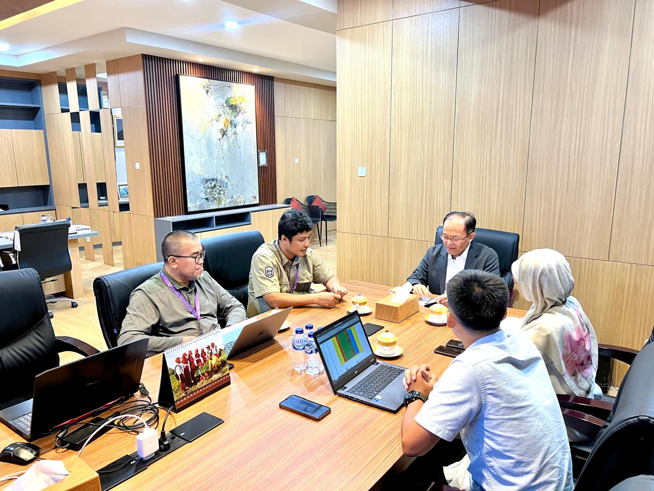 Rapat dengan Kepala Badan Pengembangan dan Pembinaan Bahasa Kemendikdasmen